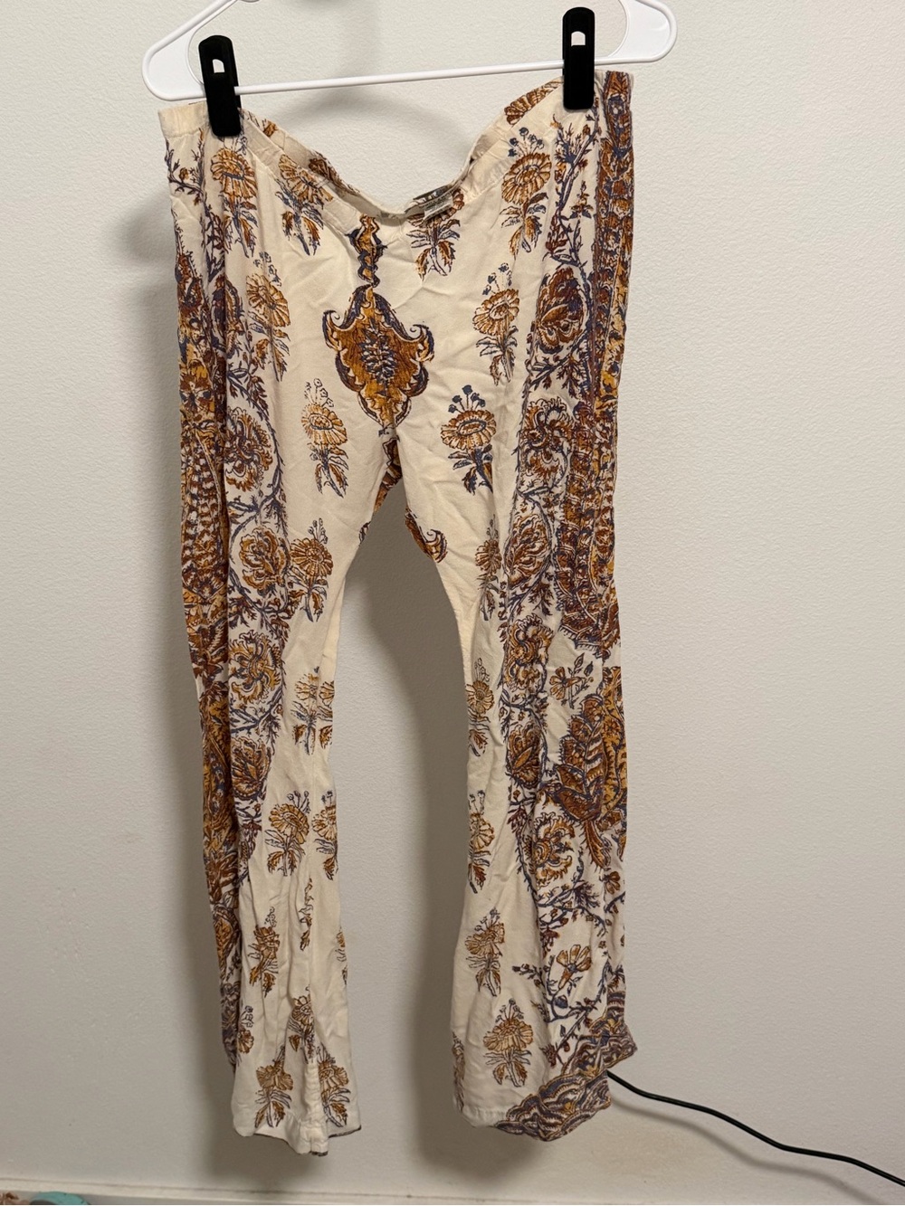 Billabong Cream Floral Boot Cut Pants